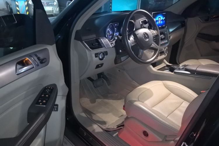Used Mercedes-Benz M-Class 2014 ML 320 4MATIC Driver Seat