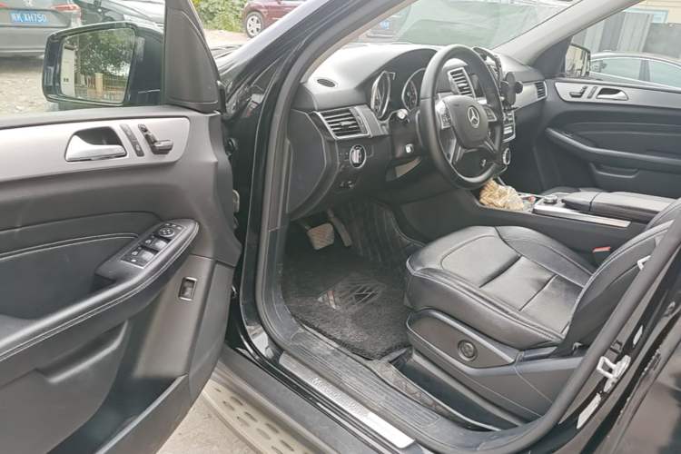 Used Mercedes-Benz M-Class 2014 ML 320 4MATIC Driver Seat