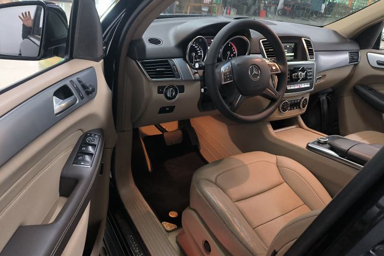 Used Mercedes-Benz M-Class 2014 ML 320 4MATIC Driver Seat