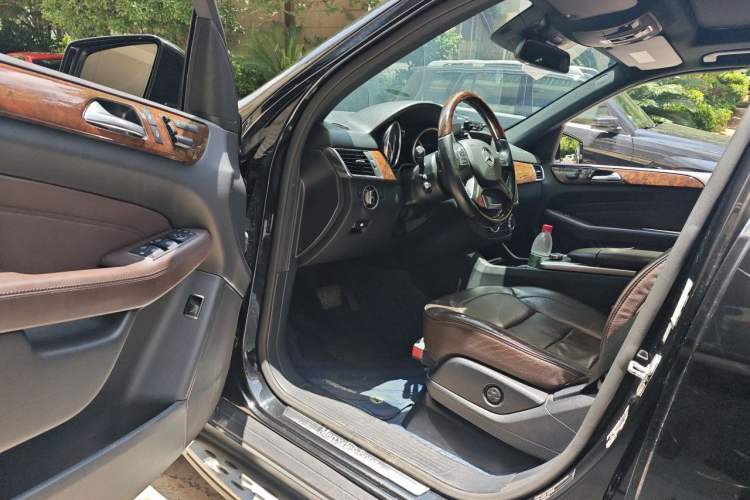 Used Mercedes-Benz M-Class 2014 ML 400 4MATIC Luxury Model Driver Seat