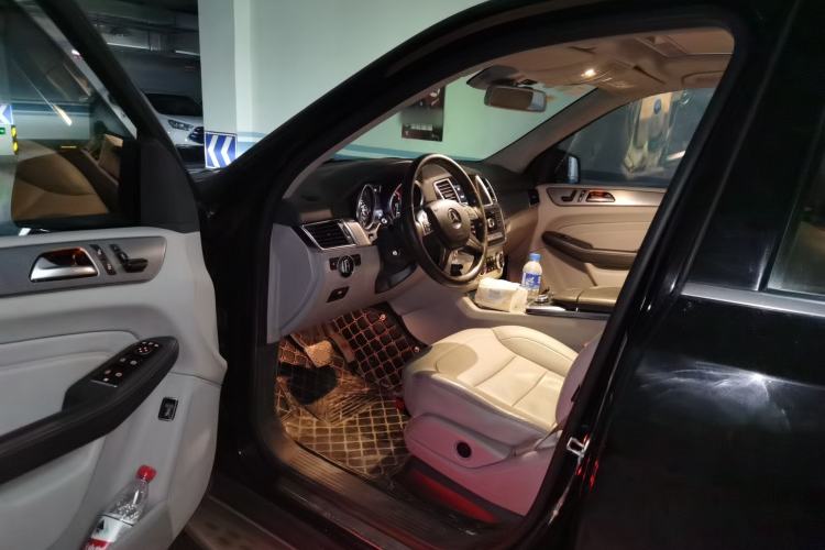 Used Mercedes-Benz M-Class 2014 ML 320 4MATIC Driver Seat