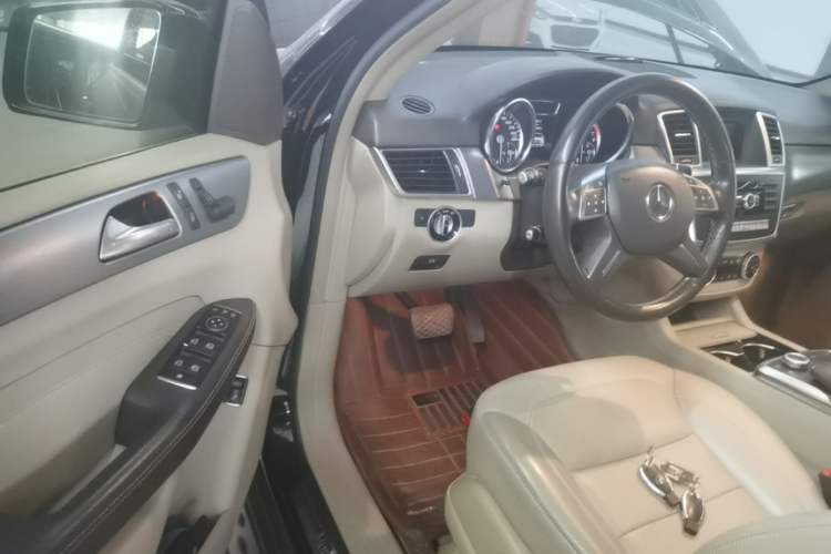 Used Mercedes-Benz M-Class 2014 ML 320 4MATIC Driver Seat