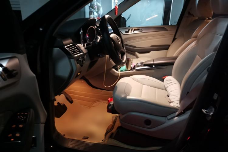Used Mercedes-Benz M-Class 2014 ML 320 4MATIC Driver Seat
