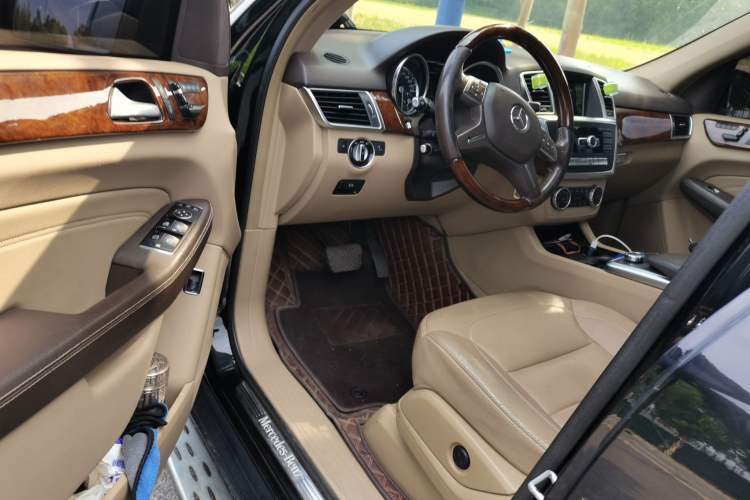 Used Mercedes-Benz M-Class 2014 ML 400 4MATIC Dynamic Model Driver Seat