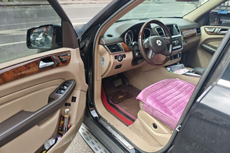 Used Mercedes-Benz M-Class 2014 ML 400 4MATIC Luxury Model Driver Seat