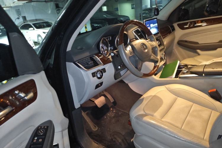 Used Mercedes-Benz M-Class 2014 ML 320 4MATIC Driver Seat