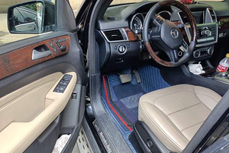 Used Mercedes-Benz M-Class 2014 ML 400 4MATIC Luxury Model Driver Seat