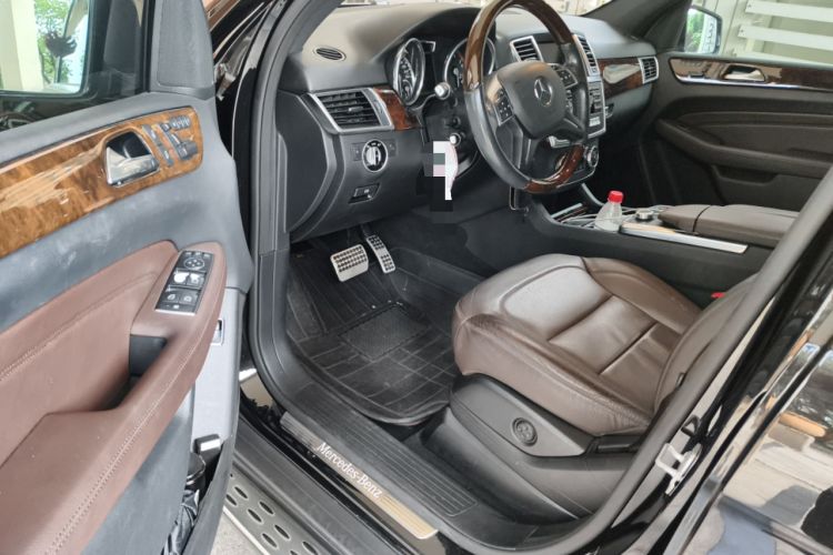 Used Mercedes-Benz M-Class 2014 ML 400 4MATIC Luxury Model Driver Seat