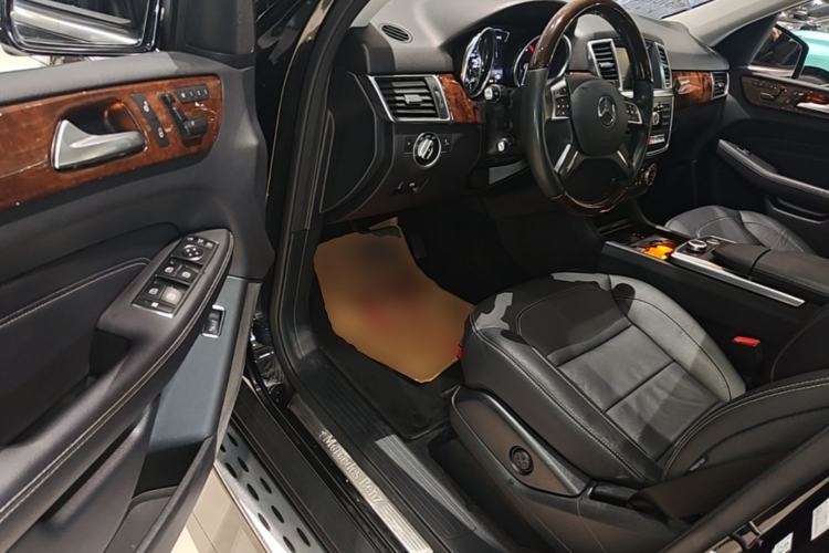 Used Mercedes-Benz M-Class 2014 ML 400 4MATIC Luxury Model Driver Seat