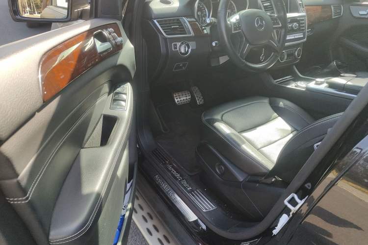 Used Mercedes-Benz M-Class 2014 ML 400 4MATIC Dynamic Model Driver Seat