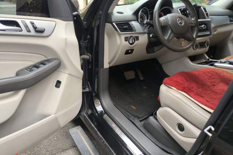 Used Mercedes-Benz M-Class 2014 ML 320 4MATIC Driver Seat