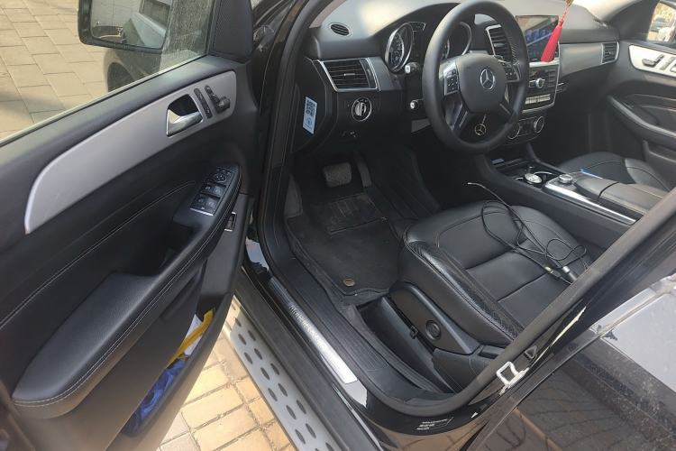 Used Mercedes-Benz M-Class 2014 ML 320 4MATIC Driver Seat