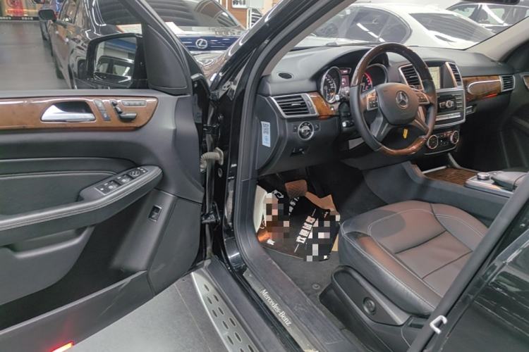 Used Mercedes-Benz M-Class 2014 ML 400 4MATIC Luxury Model Driver Seat