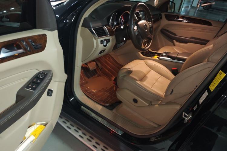 Used Mercedes-Benz M-Class 2014 ML 400 4MATIC Dynamic Model Driver Seat