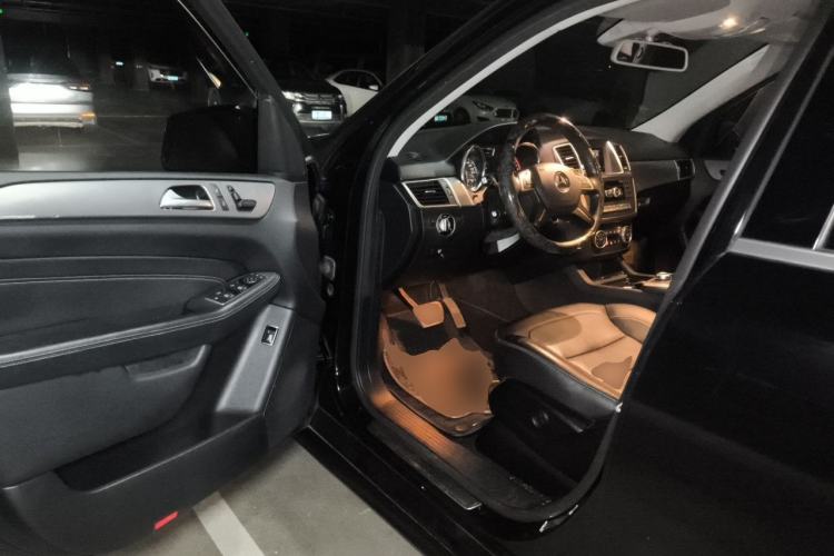 Used Mercedes-Benz M-Class 2014 ML 320 4MATIC Driver Seat