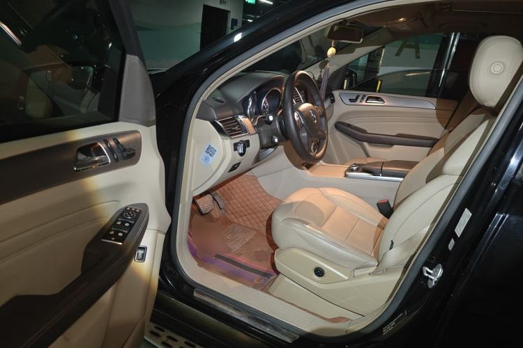 Used Mercedes-Benz M-Class 2014 ML 320 4MATIC Driver Seat
