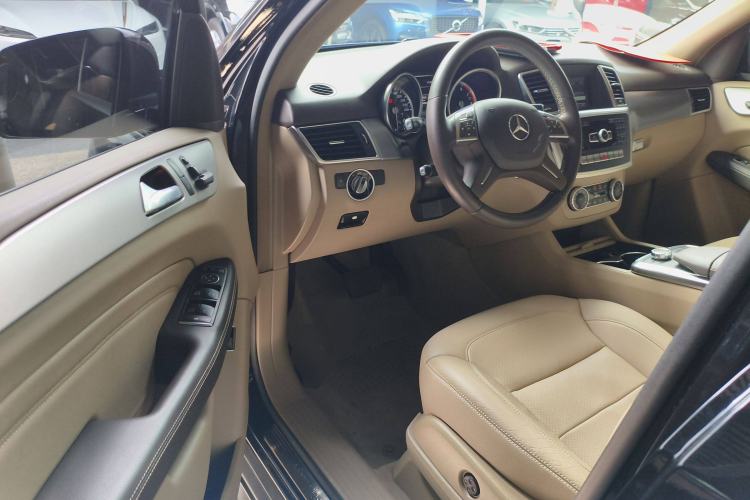 Used Mercedes-Benz M-Class 2014 ML 320 4MATIC Driver Seat