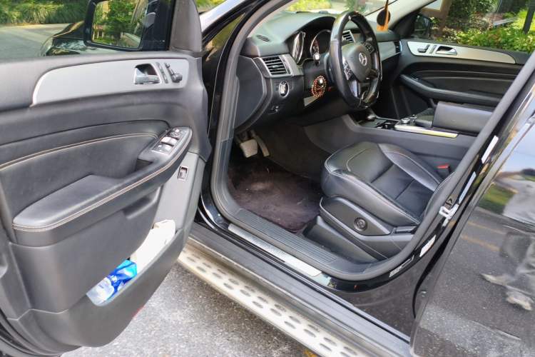 Used Mercedes-Benz M-Class 2014 ML 320 4MATIC Driver Seat
