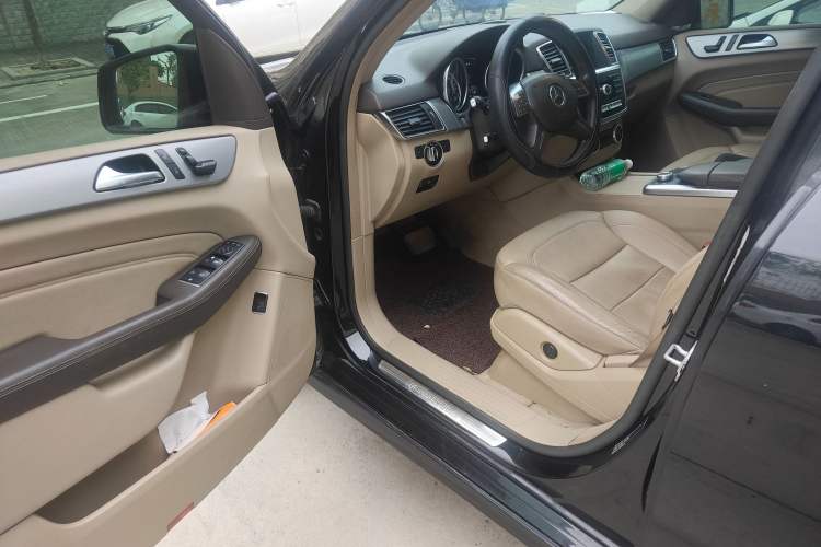 Used Mercedes-Benz M-Class 2014 ML 320 4MATIC Driver Seat