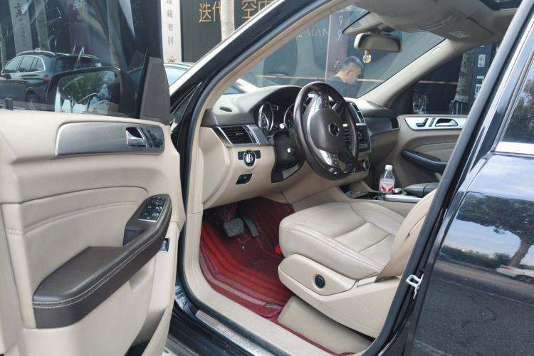 Used Mercedes-Benz M-Class 2014 ML 320 4MATIC Driver Seat