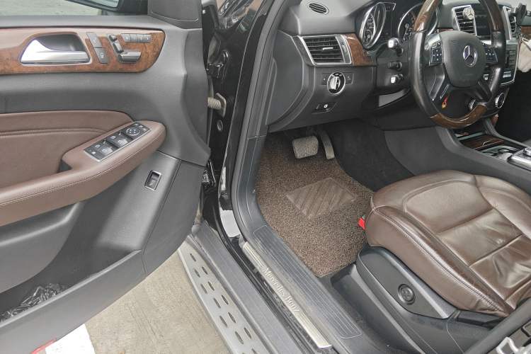 Used Mercedes-Benz M-Class 2014 ML 400 4MATIC Luxury Model Driver Seat