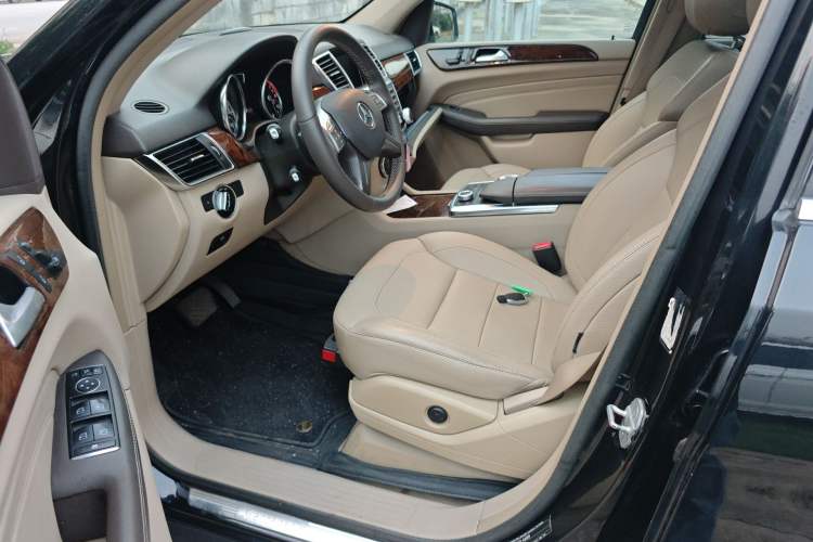 Used Mercedes-Benz M-Class 2014 ML 400 4MATIC Dynamic Model Driver Seat