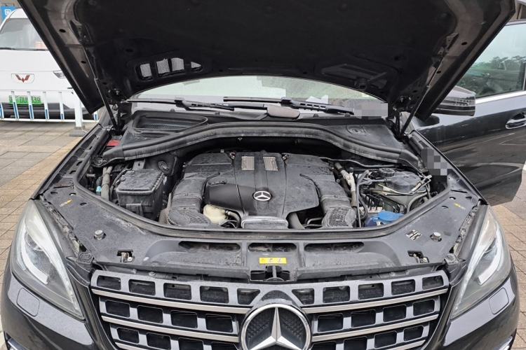Used Mercedes-Benz M-Class 2014 ML 320 4MATIC Engine Bay