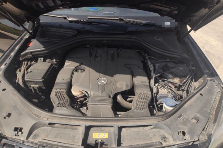Used Mercedes-Benz M-Class 2014 ML 400 4MATIC Luxury Model Engine Bay