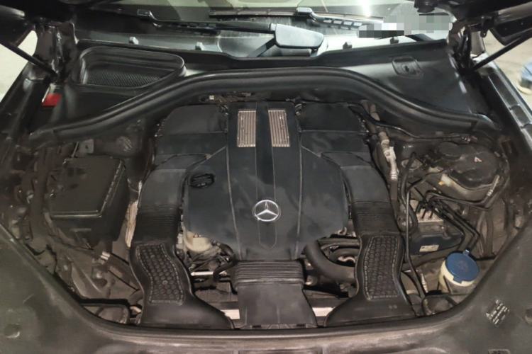 Used Mercedes-Benz M-Class 2014 ML 400 4MATIC Luxury Model Engine Bay