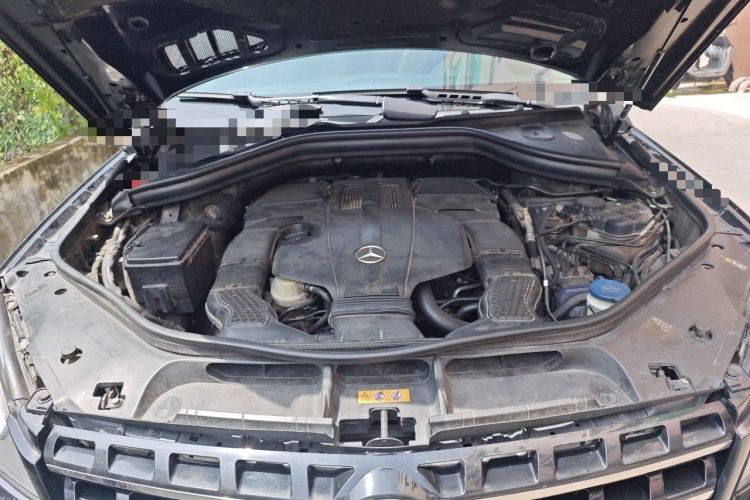Used Mercedes-Benz M-Class 2014 ML 320 4MATIC Engine Bay