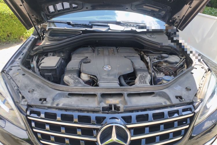 Used Mercedes-Benz M-Class 2014 ML 320 4MATIC Engine Bay