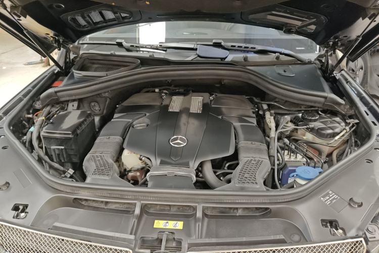 Used Mercedes-Benz M-Class 2014 ML 400 4MATIC Luxury Model Engine Bay