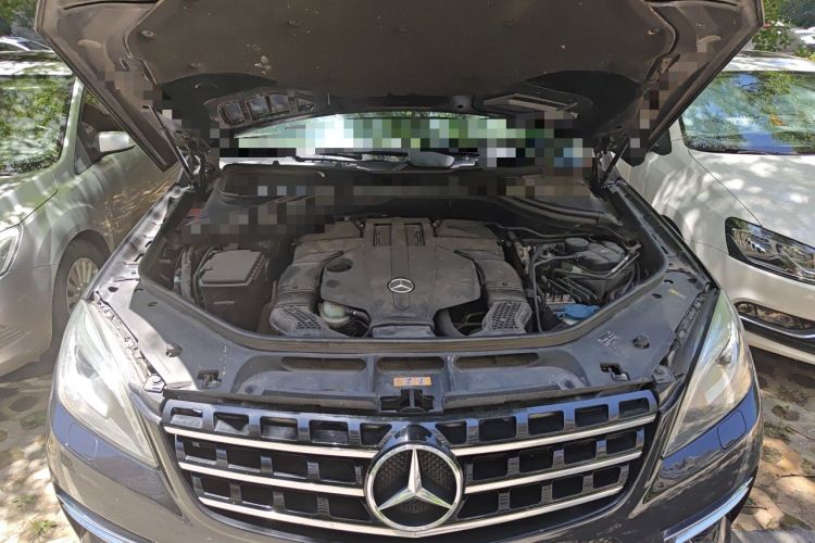 Used Mercedes-Benz M-Class 2014 ML 320 4MATIC Engine Bay