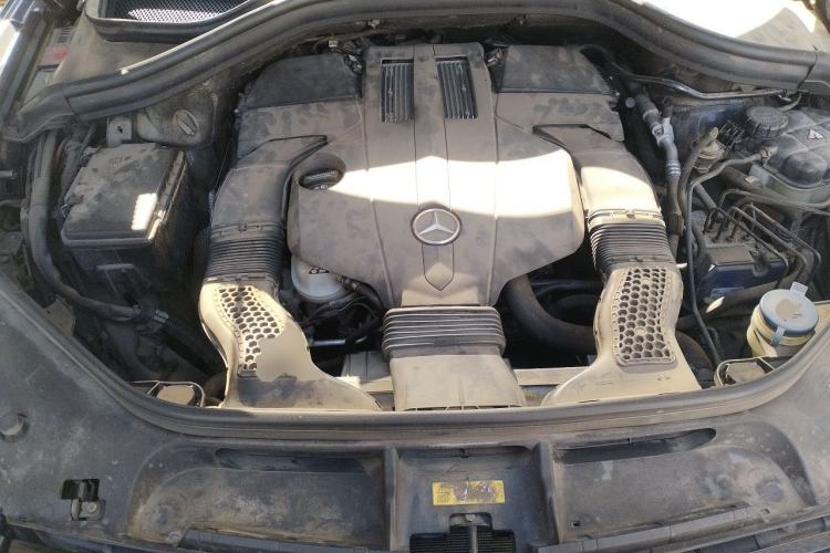 Used Mercedes-Benz M-Class 2014 ML 320 4MATIC Engine Bay