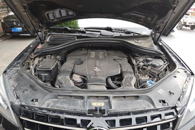 Used Mercedes-Benz M-Class 2014 ML 400 4MATIC Dynamic Model Engine Bay