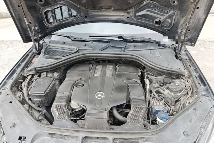 Used Mercedes-Benz M-Class 2014 ML 320 4MATIC Engine Bay