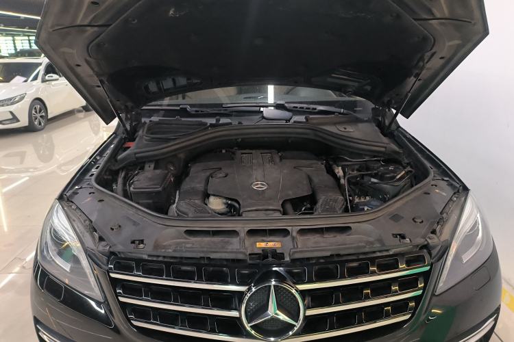 Used Mercedes-Benz M-Class 2014 ML 320 4MATIC Engine Bay