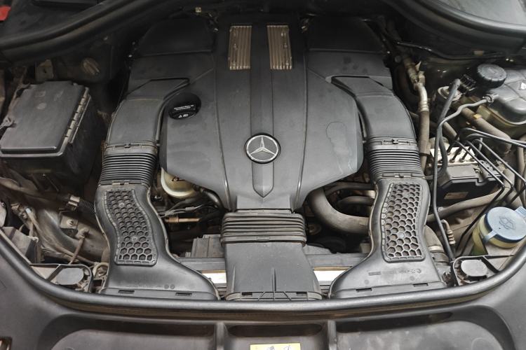 Used Mercedes-Benz M-Class 2014 ML 320 4MATIC Engine Bay