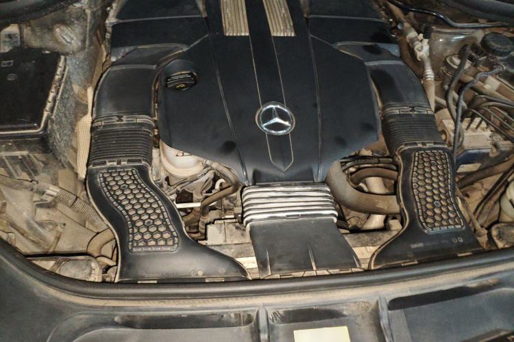 Used Mercedes-Benz M-Class 2014 ML 320 4MATIC Engine Bay