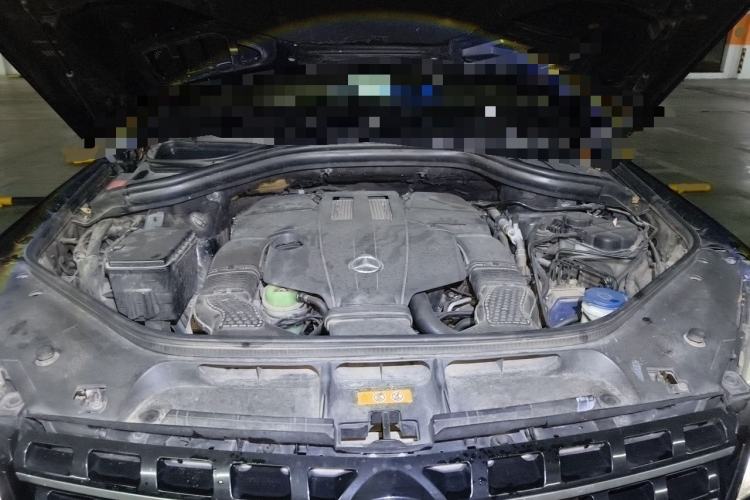 Used Mercedes-Benz M-Class 2014 ML 400 4MATIC Dynamic Model Engine Bay