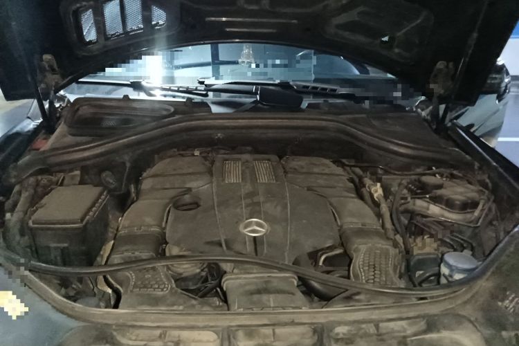 Used Mercedes-Benz M-Class 2014 ML 400 4MATIC Luxury Model Engine Bay