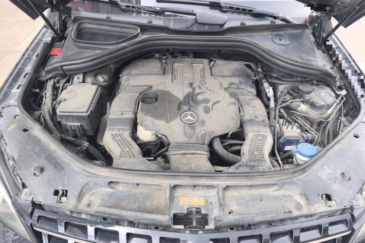 Used Mercedes-Benz M-Class 2014 ML 400 4MATIC Luxury Model Engine Bay