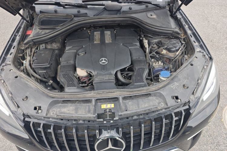 Used Mercedes-Benz M-Class 2014 ML 400 4MATIC Luxury Model Engine Bay
