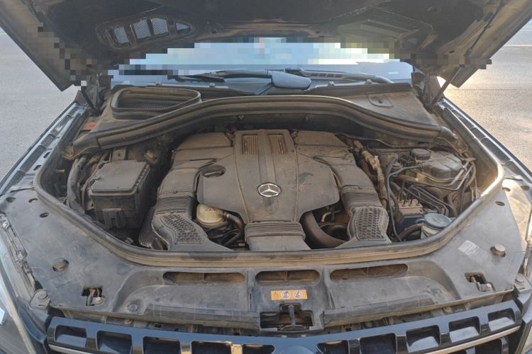 Used Mercedes-Benz M-Class 2014 ML 400 4MATIC Dynamic Model Engine Bay