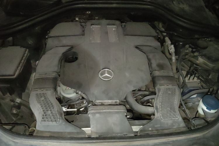 Used Mercedes-Benz M-Class 2014 ML 320 4MATIC Engine Bay