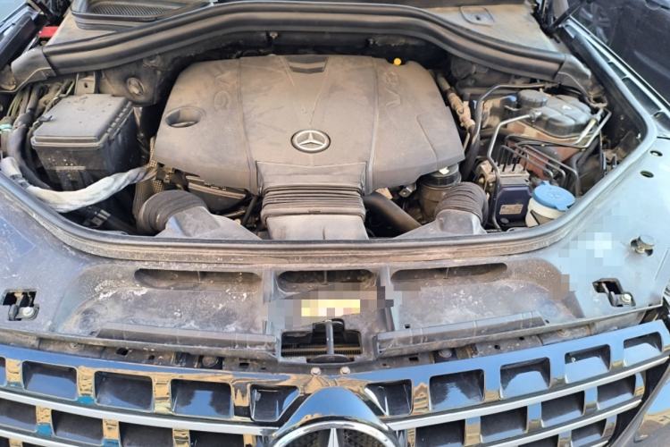 Used Mercedes-Benz M-Class 2014 ML 350 CDI 4MATIC Engine Bay