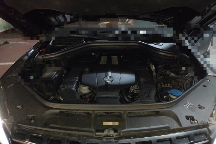 Used Mercedes-Benz M-Class 2014 ML 400 4MATIC Dynamic Model Engine Bay