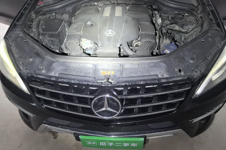 Used Mercedes-Benz M-Class 2014 ML 400 4MATIC Dynamic Model Engine Bay