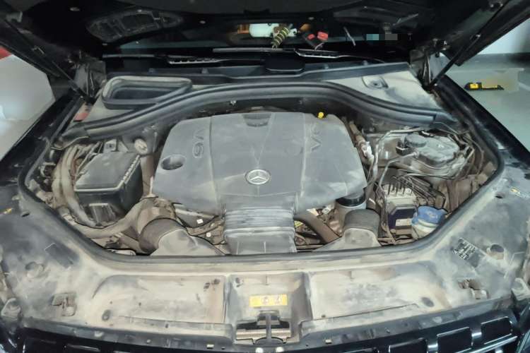Used Mercedes-Benz M-Class 2014 ML 350 CDI 4MATIC Engine Bay