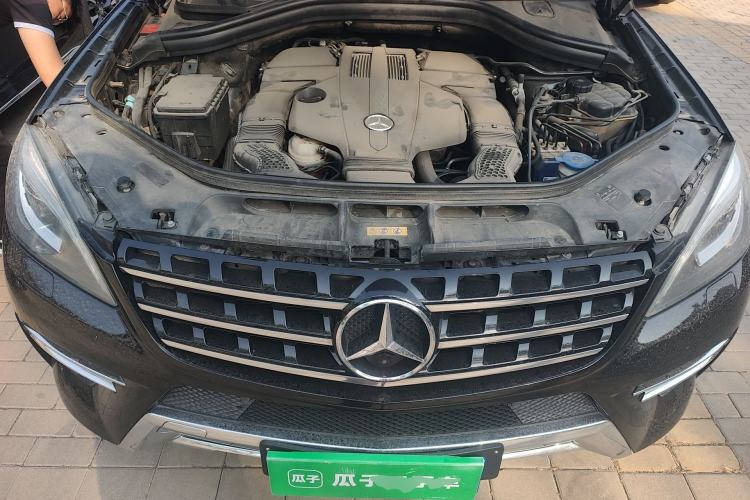 Used Mercedes-Benz M-Class 2014 ML 320 4MATIC Engine Bay